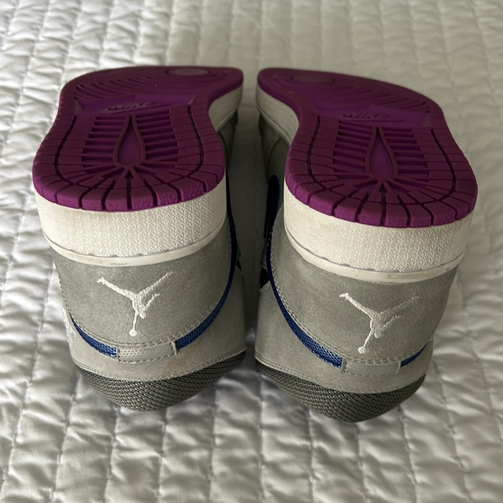 Nike Air Jordan 1 Mid Sneakers, Mens size 10 - Picture 12 of 14